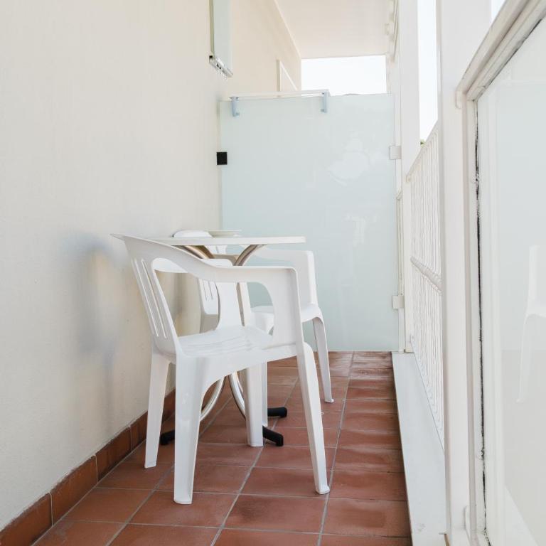 Hotel Jolie - Classic Triple Room - 4