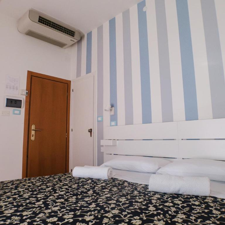 Hotel Jolie - Economy Double or Twin Room - 2