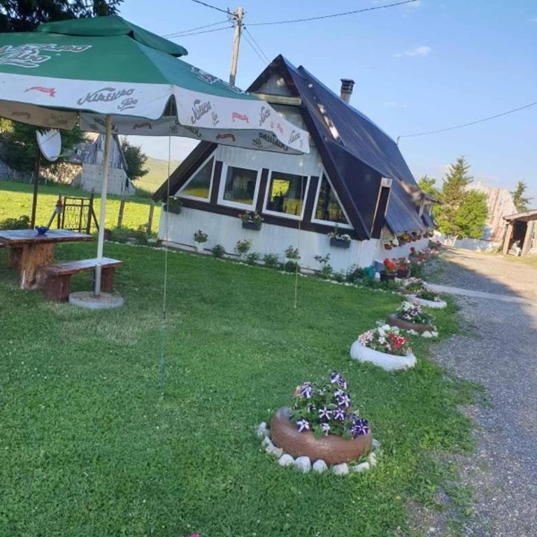 The Secret Garden Retreat - One-Bedroom House - 11