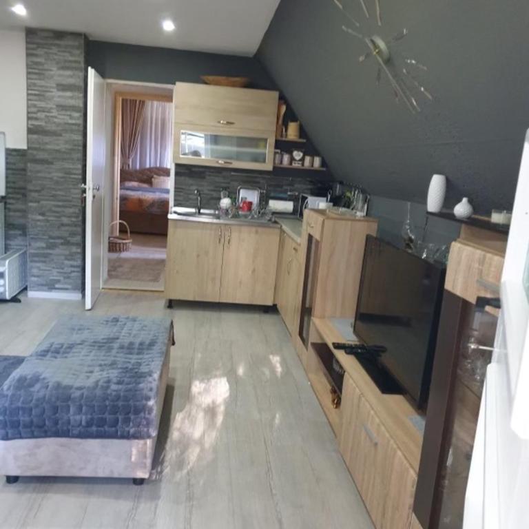 The Secret Garden Retreat - One-Bedroom House - 17