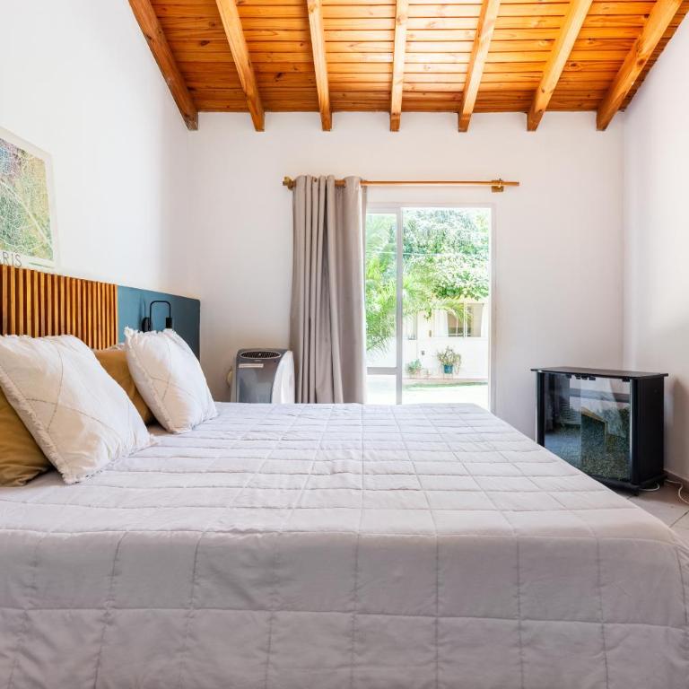 Casa con Jardín y Piscina cerca de Calle Aristides - Villa - 32