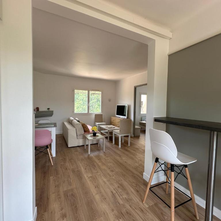 Magnifique appartement T3 rénové avec goût au coeur des vignes - Two-Bedroom Apartment - 15