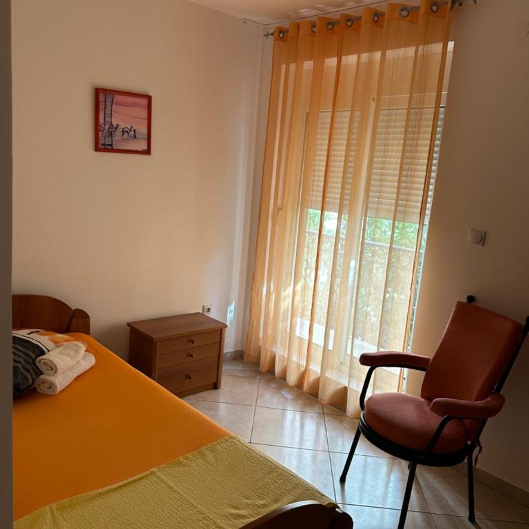 Apartmani Aleks - Klasična Trokrevetna Soba - 3