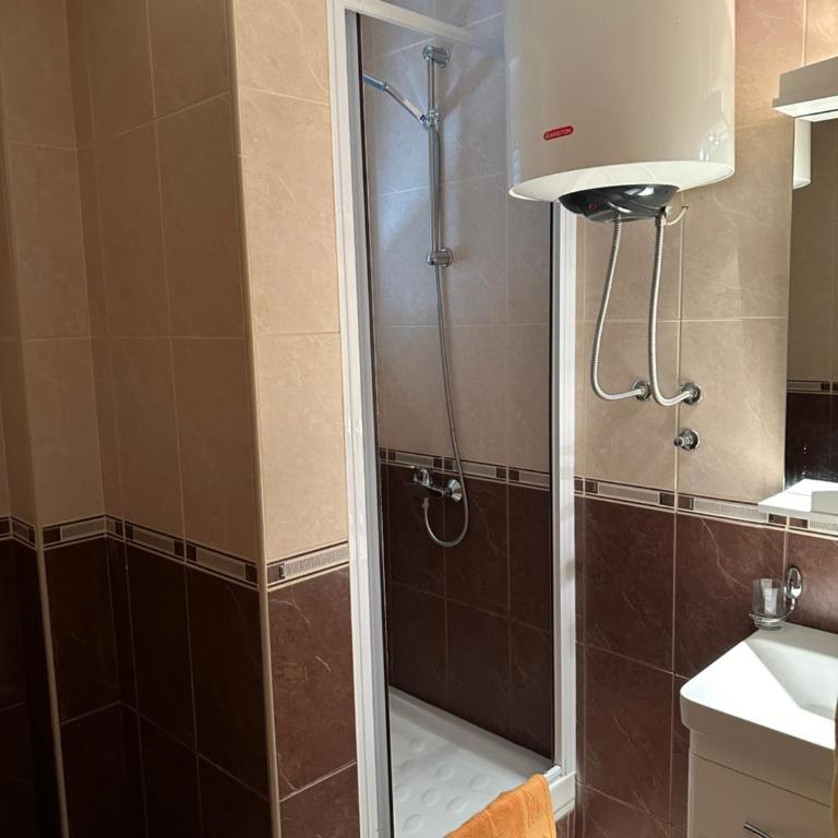 Apartmani Aleks - Klasična Trokrevetna Soba - 1