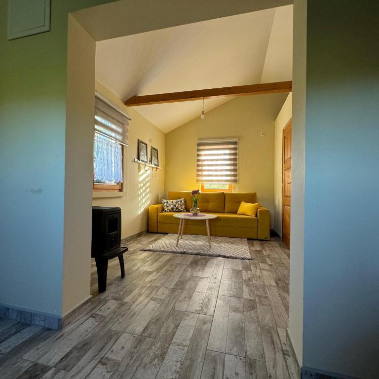 Crystal pool - One-Bedroom House - 3