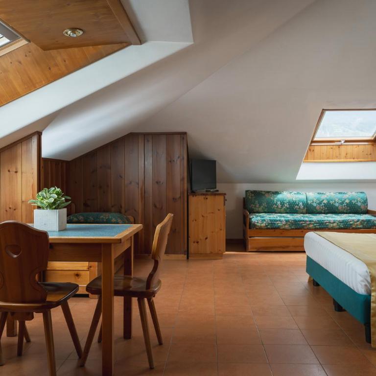 Hotel Cristallo - Camera Familiare Standard - 4