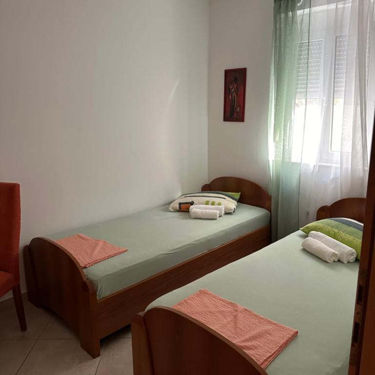Apartmani Aleks - Četvorokrevetna Soba - 5