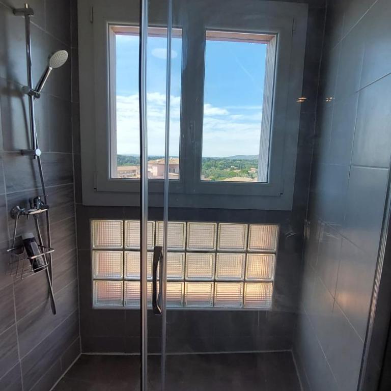 Ogooué appartement entier Lumineux 94m2 - Appartement 2 Chambres avec Vue sur la Montagne - 7