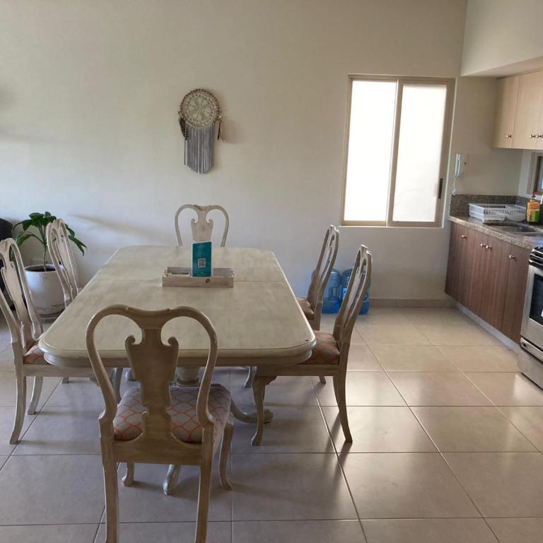 Spacious Penthouse with Private Rooftop in Gated Community - Apartamento de 2 dormitorios - 10
