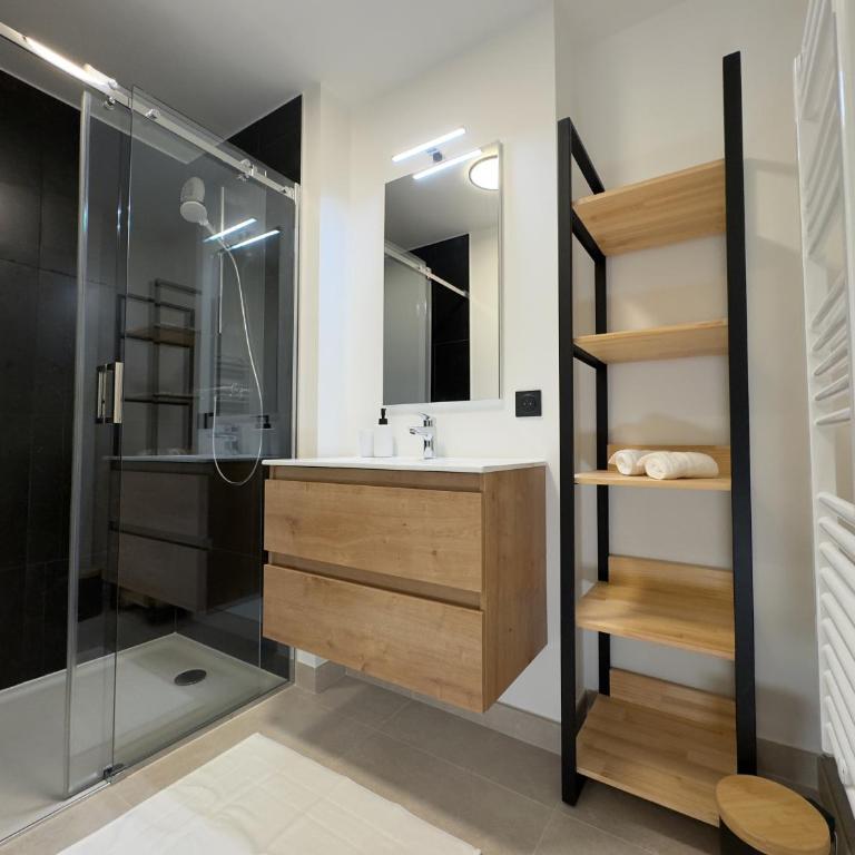 Le lodge de l alpage - Ski in ski out - 2 chambres 1 cabine - Appartement 3 Chambres Premium avec Balcon - 15
