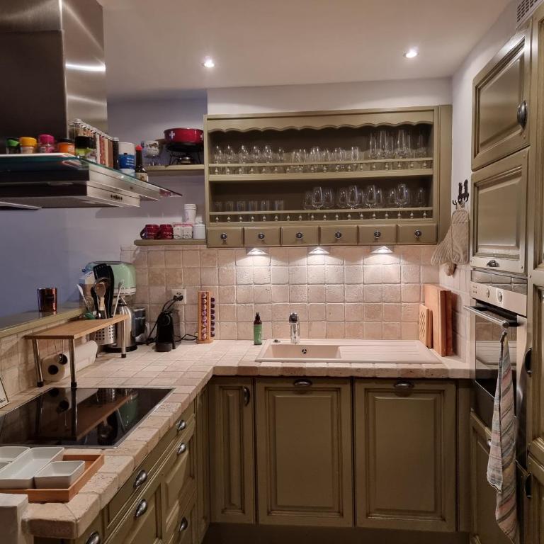LOVErbier with pool in building, steps to Place Central - Appartement 2 Chambres - 18