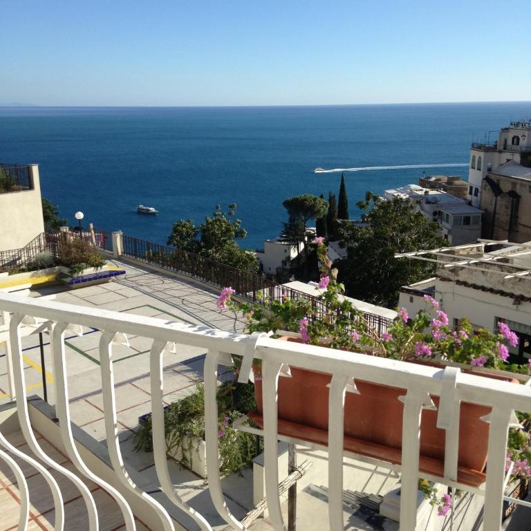 Hotel Villa Delle Palme in Positano - Camera Matrimoniale/Doppia con Letti Singoli con Balcone - 24