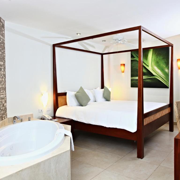 Sandos Caracol Nature Resort & Water Park All Inclusive - Pool View Penthouse - 4