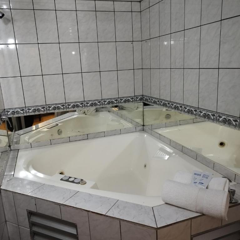 Click Hotel - Habitación Doble con bañera de hidromasaje - 8