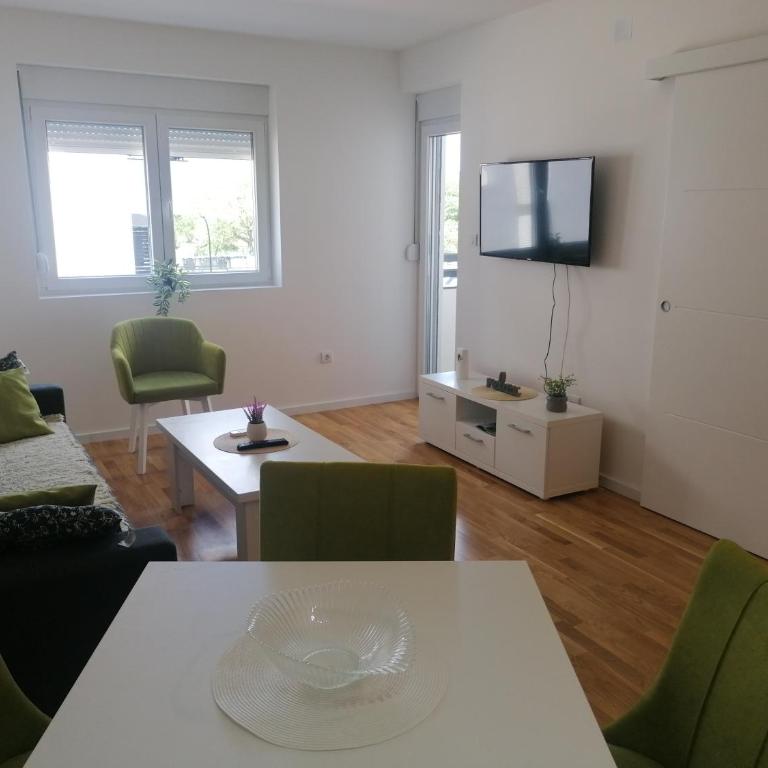 Apartman Relax Green Hill - Apartment with Mountain View - 4