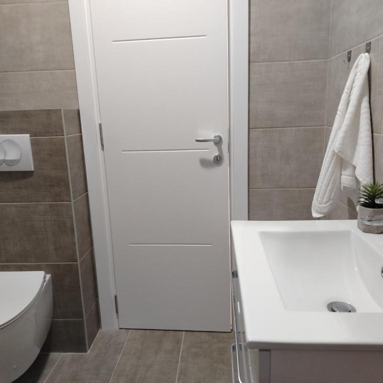 Apartman Relax Green Hill - Apartment with Mountain View - 14