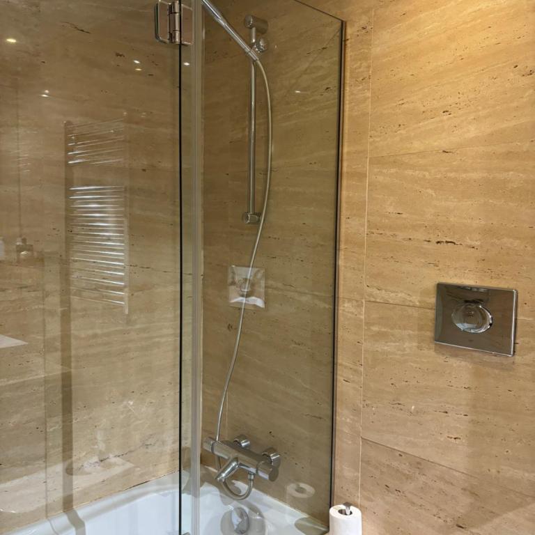 Habitacion con baño privado - Double Room with Private Bathroom - 13