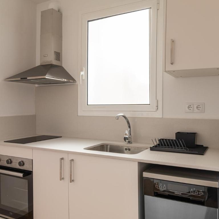 Stay U-nique Apartments Gaudi III - Four-Bedroom Apartment - 15
