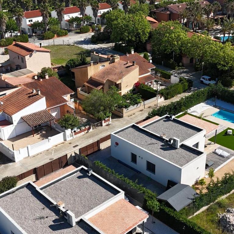 Villa del Mas Pinell - Three-Bedroom Villa - 2