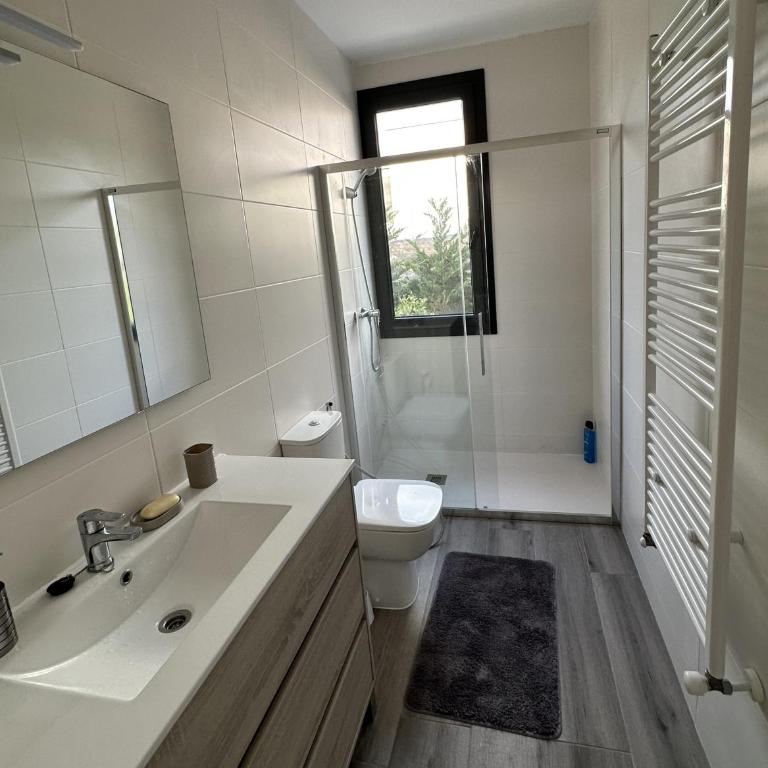 Villa del Mas Pinell - Three-Bedroom Villa - 29