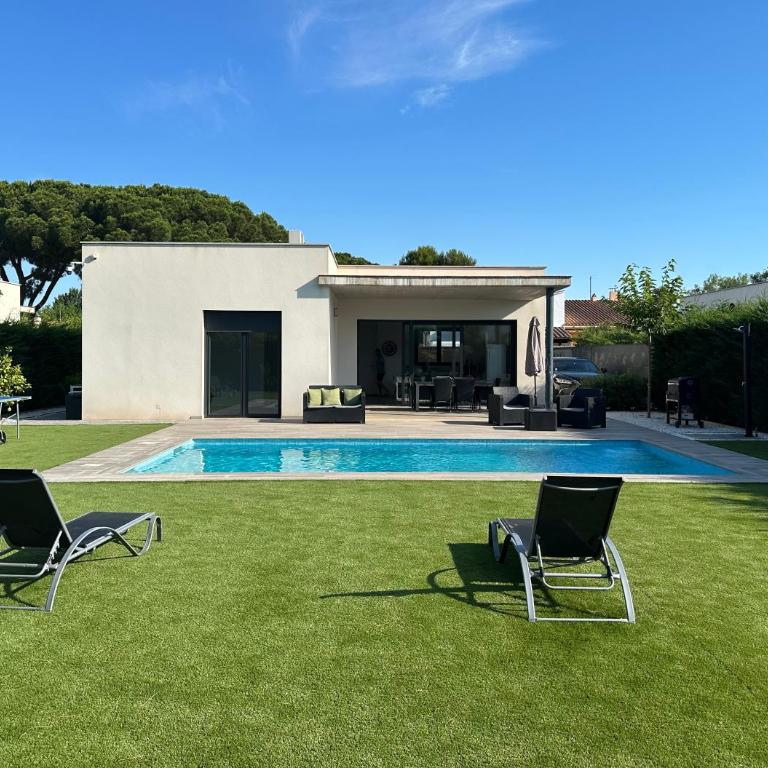 Villa del Mas Pinell - Three-Bedroom Villa - 5