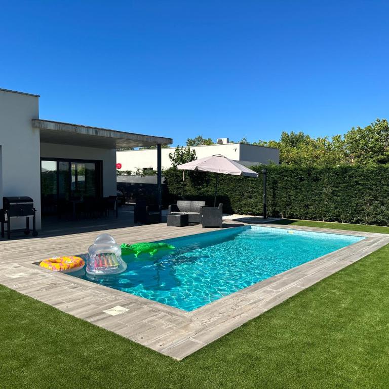 Villa del Mas Pinell - Three-Bedroom Villa - 7