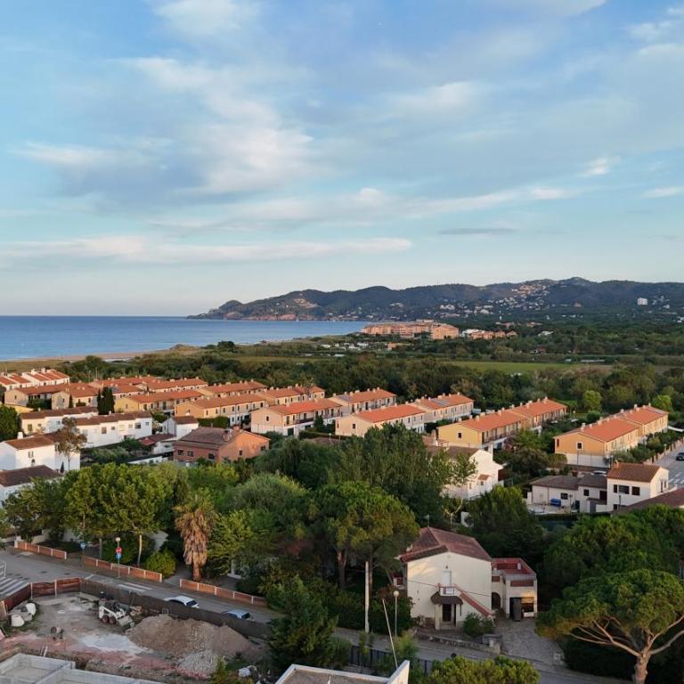 Villa del Mas Pinell - Three-Bedroom Villa - 53