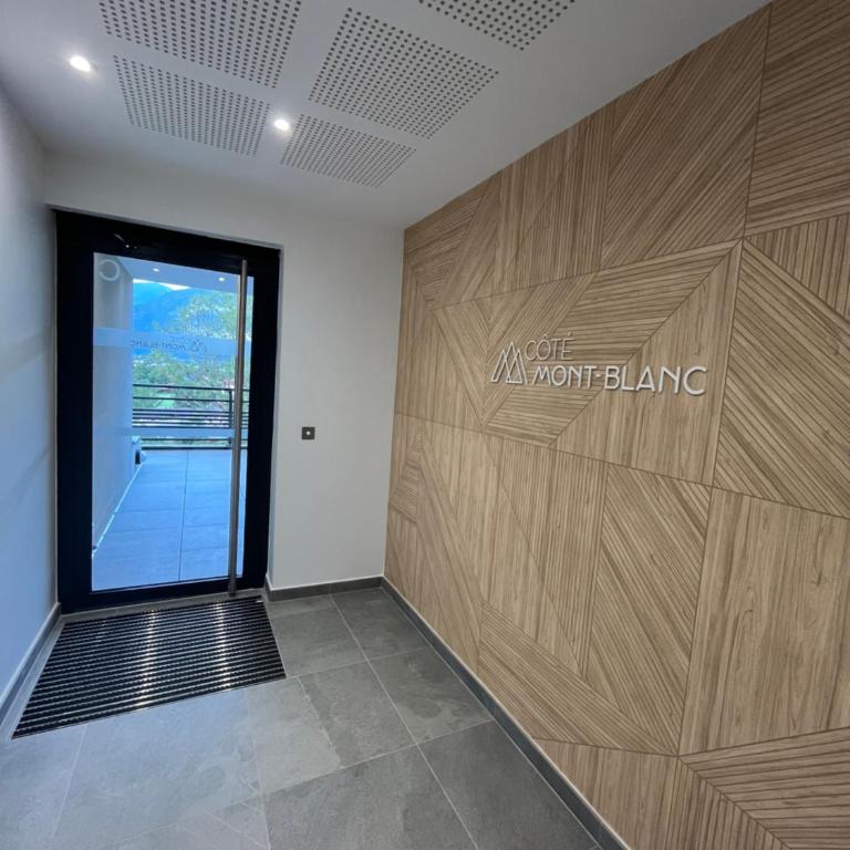 Panorama Mont-Blanc - grande terrasse, linge de maison, wifi, parking privé, cuisine équipée - 2 personnes - Chambre Double - Vue sur Montagne - 30