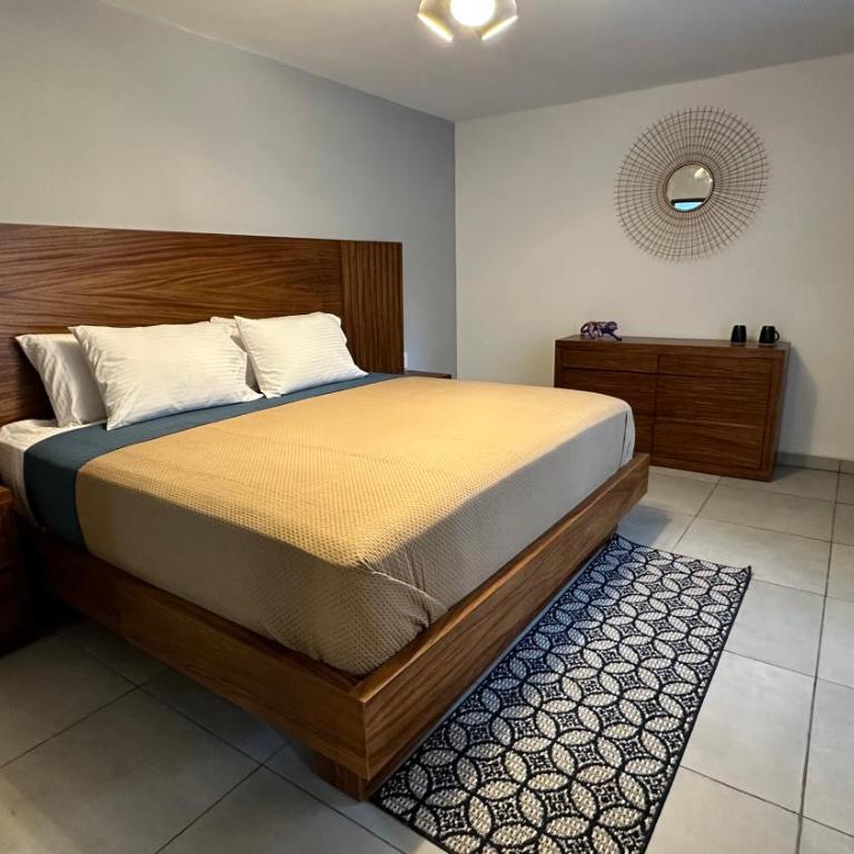 Hotel Boutique Villa Escondida, A Pasos de Lo Mejor en Tlaquepaque - Double Room with Private Bathroom - 1