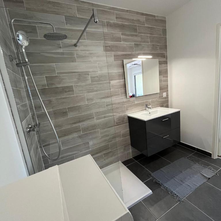 Panorama Mont-Blanc - grande terrasse, linge de maison, wifi, parking privé, cuisine équipée - 2 personnes - Chambre Double - Vue sur Montagne - 15