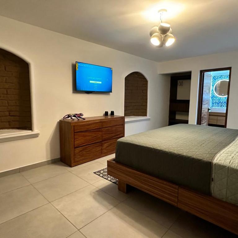 Hotel Boutique Villa Escondida, A Pasos de Lo Mejor en Tlaquepaque - Double Room with Private Bathroom - 1