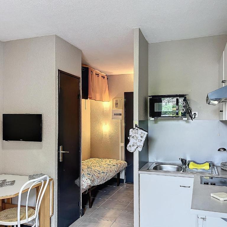Studio lumineux proche centre-ville et thermes, balcon, parking, animaux acceptés - FR-1-451-211 - Studio - 1