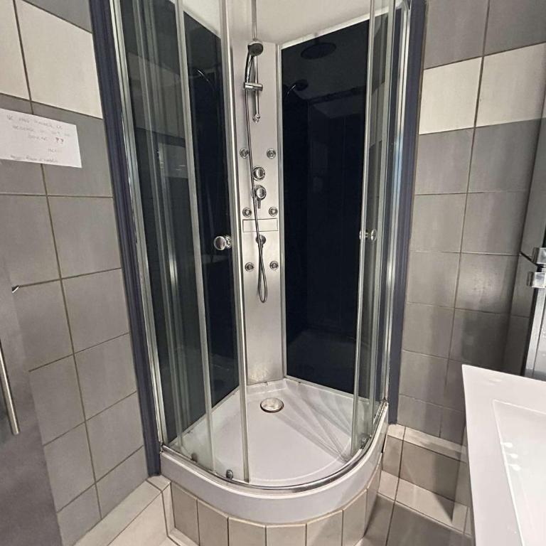 Appartement avec Piscine, Terrasse et Climatisation - 5 Couchages - Grau-du-Roi - FR-1-250-290 - Appartamento - 18