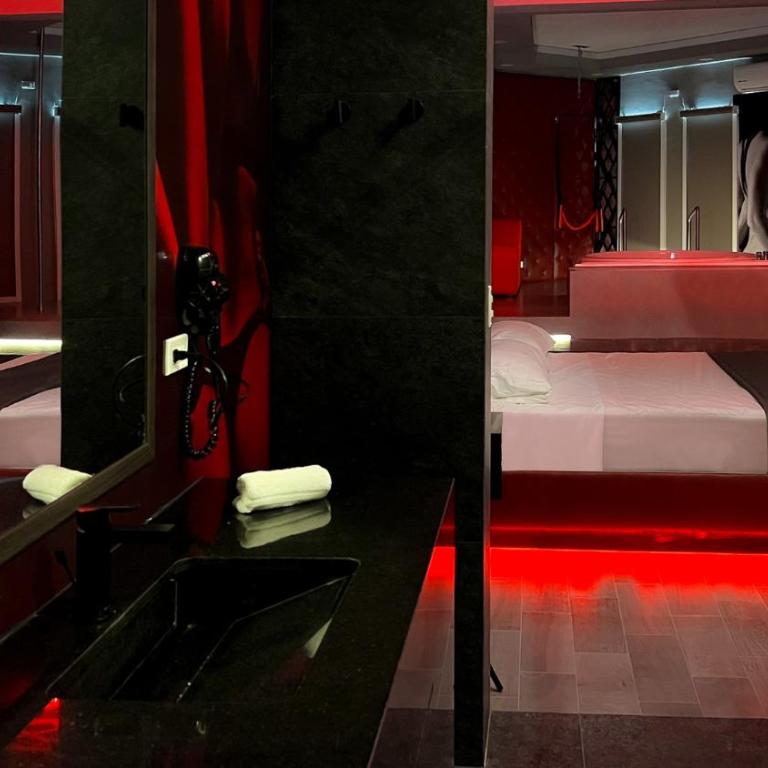 Motel Boutique Qatro - Suite con bañera de hidromasaje - Cama extragrande - 5