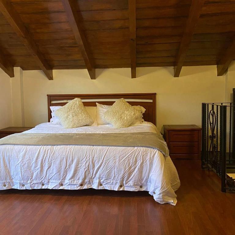 Alojamiento tipo Cabaña, rodeado de Bosque - King Room with Mountain View - 2