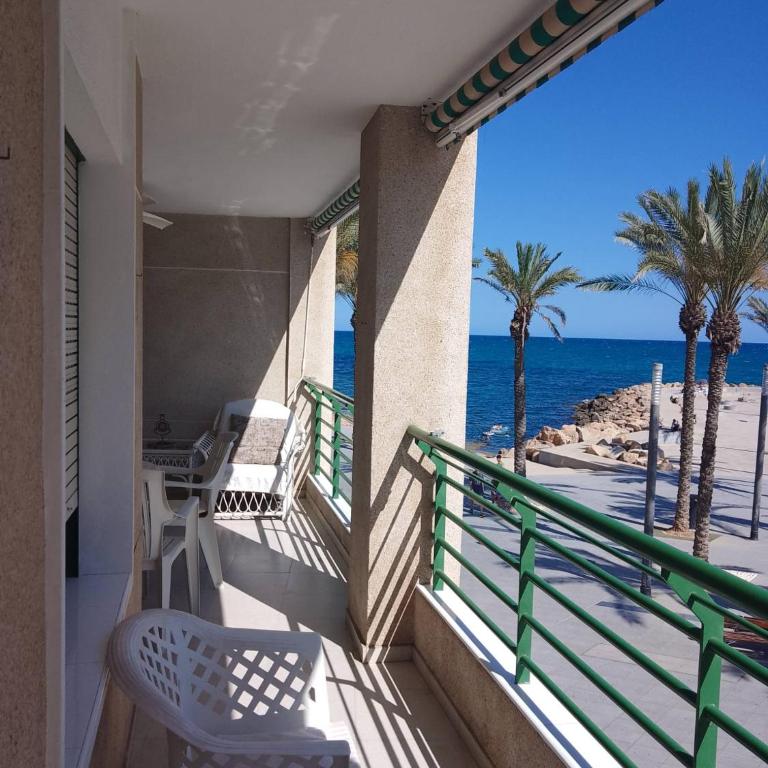 BAJAMAR - Three-Bedroom Apartment - 4
