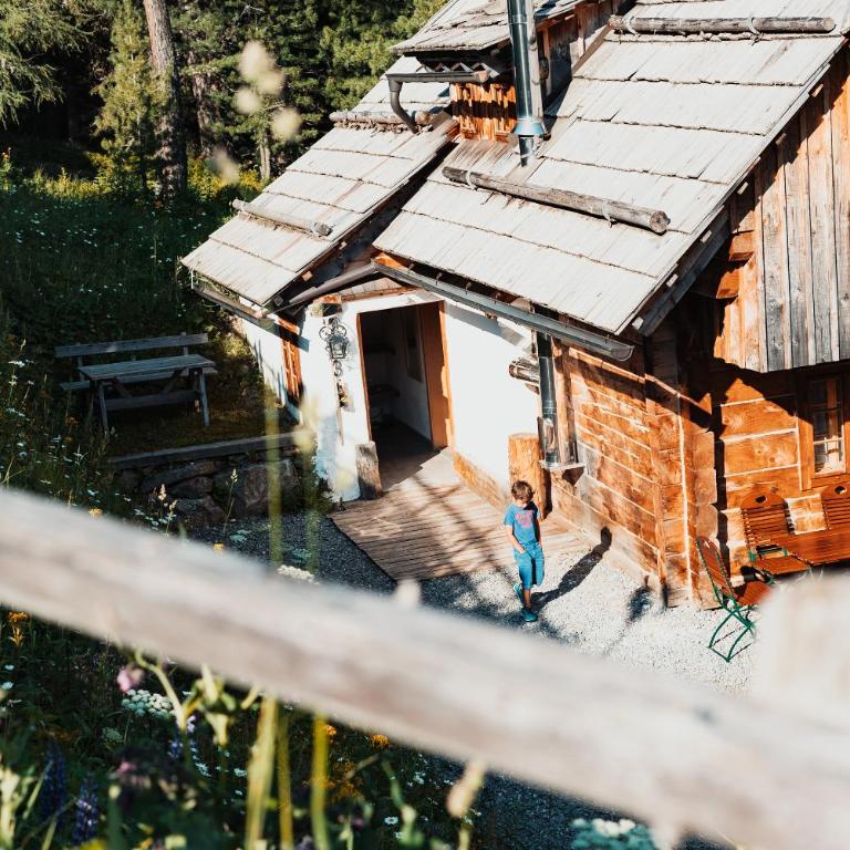 Mei Zeit Hüttendorf - Chalet mit 2 Schlafzimmern und Balkon - 22