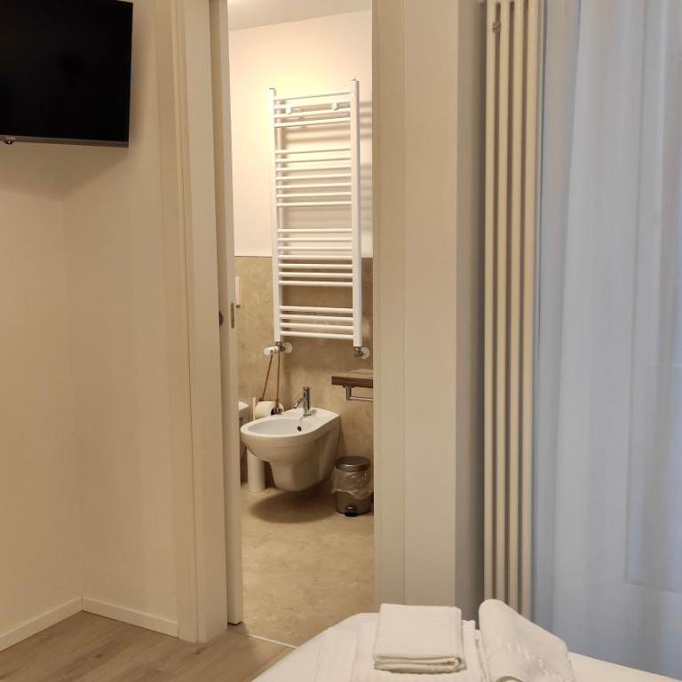 Il Re degli Scalzi - Camera Matrimoniale con Bagno Privato - 9