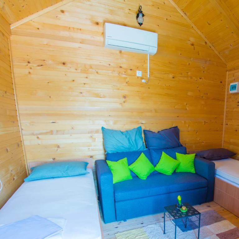 Retro Pool House - Two-Bedroom House - 26