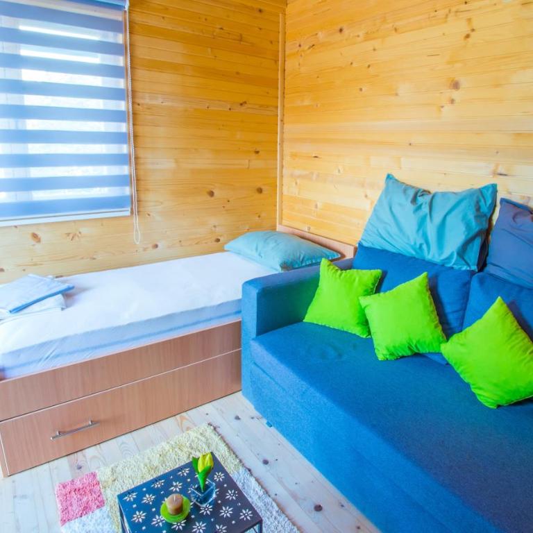Retro Pool House - Two-Bedroom House - 36