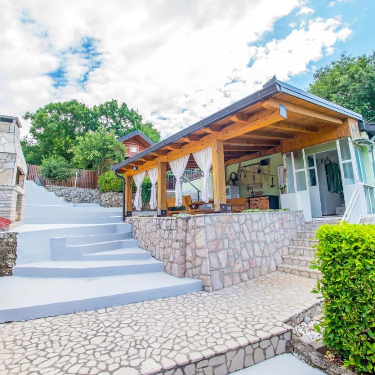 Retro Pool House - Two-Bedroom House - 20