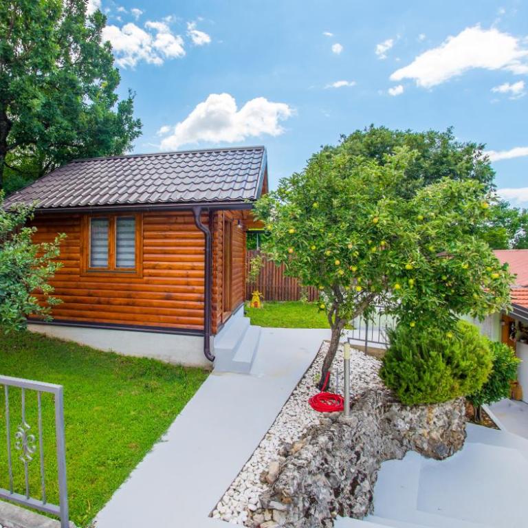 Retro Pool House - Two-Bedroom House - 27