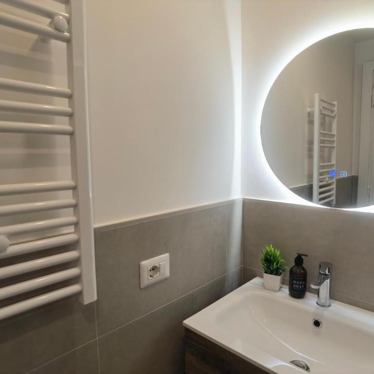 Metro Lodi Apartment - Chambre Double Deluxe avec Douche - 3