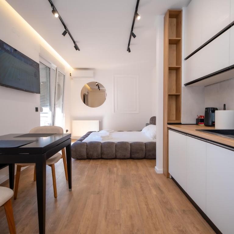 Zuma Lux Apartments - One-Bedroom Apartment - 8