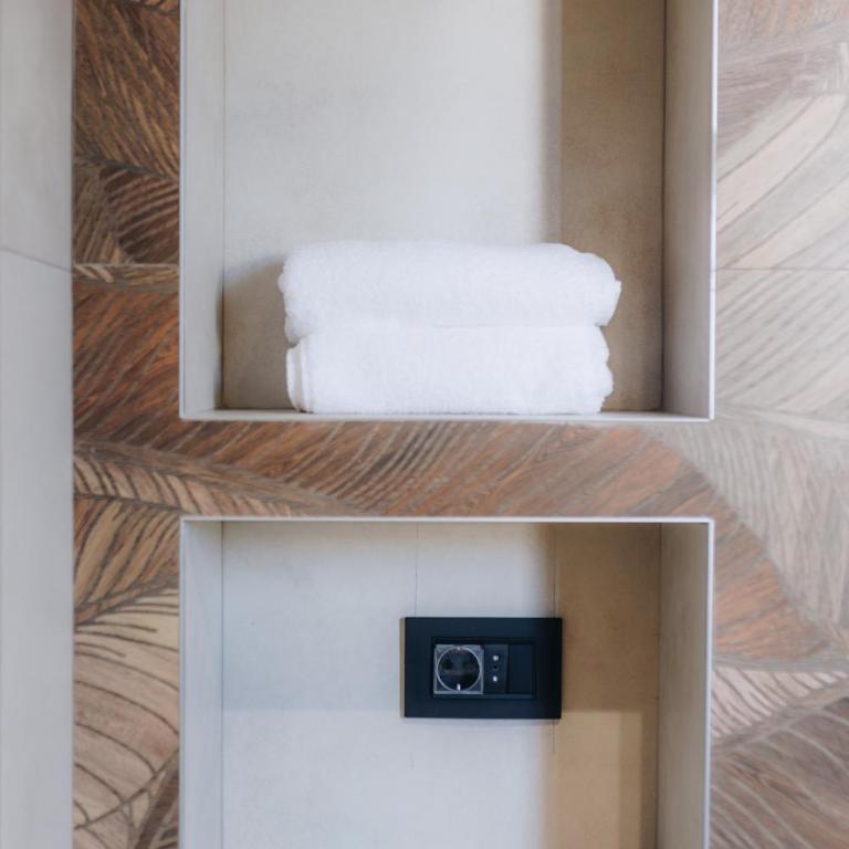 Zuma Lux Apartments - One-Bedroom Apartment - 31