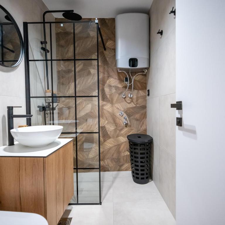Zuma Lux Apartments - One-Bedroom Apartment - 27