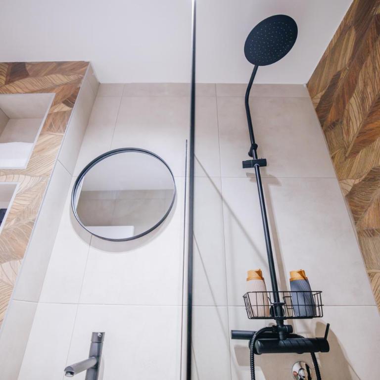 Zuma Lux Apartments - One-Bedroom Apartment - 30
