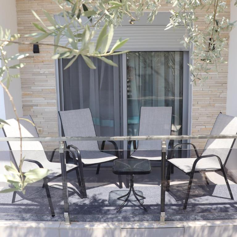 Holiday Park Verse - Apartman sa 2 Spavaće Sobe i Terasom - 4