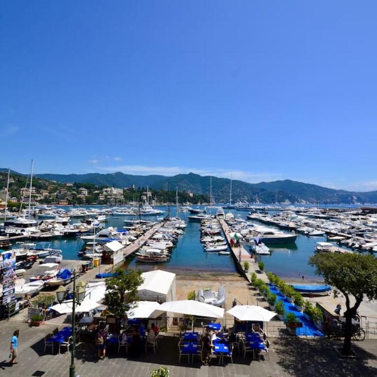 La Nicchia sul porto- Piccolo appartamento vista a mare a un passo dalle spiagge - 4 posti letto - Appartamento con 1 Camera da Letto - 2