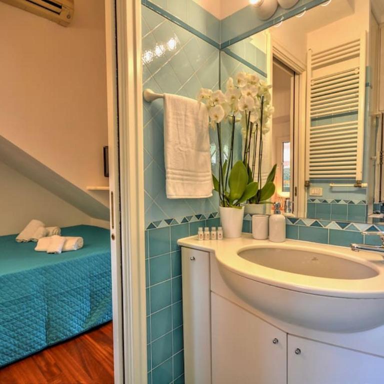 La Nicchia sul porto- Piccolo appartamento vista a mare a un passo dalle spiagge - 4 posti letto - Appartamento con 1 Camera da Letto - 16